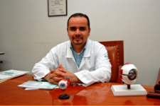 Dr. Adrián Corona Macias